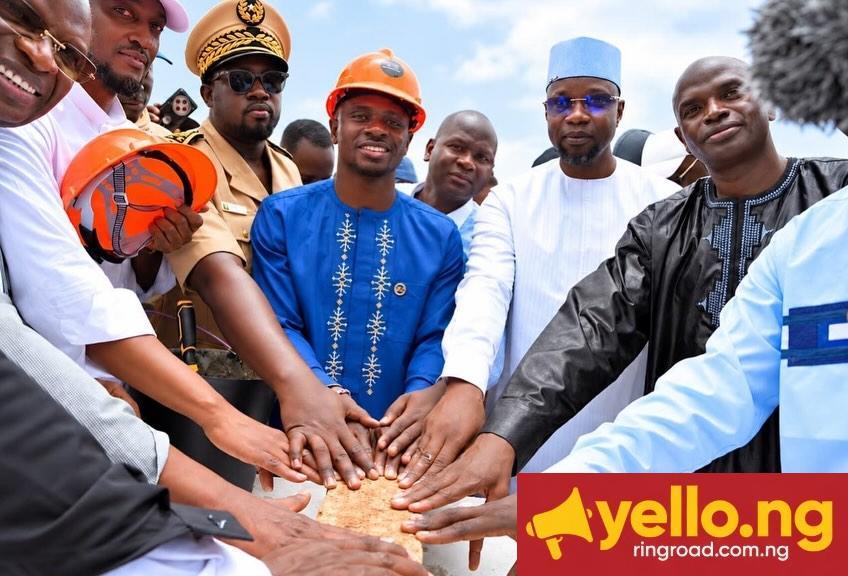 Sadio Mané laying the foundation stone for SM10 Agro alongside National Assembly President Ousmane Sonko and local dignitaries in Bambali